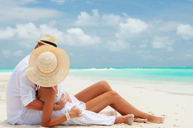 Neo Travel Mart Kerala Honeymoons Packages - A Quick Kochi Honeymoon Stop with Pickup and Spice Garden Tickets