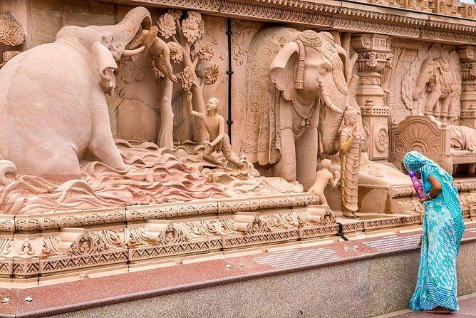 New Delhi: Akshardham Evening Tour with Light & Water Show - The exhibition section: Sahajanand Darshan and the values theme