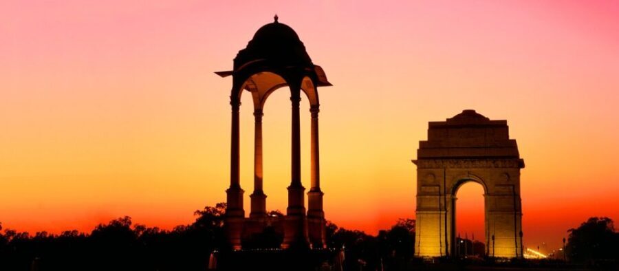New Delhi: Delhi Night/ Evening Tour by Car - 4hr - India Gate Photo Stop: The Most Efficient First Impression