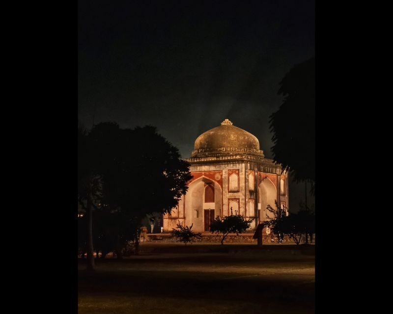 New Delhi: Guided Night Photography & Heritage Tour of Delhi - Safdarjung Tomb: your first real night-photo anchor