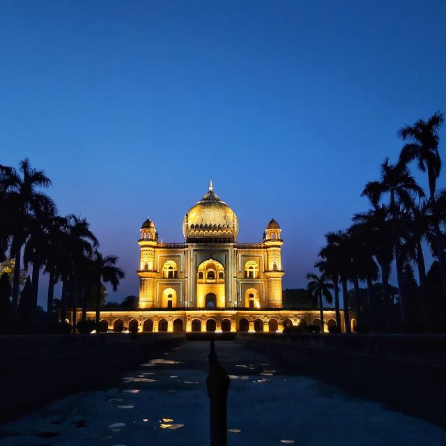 New Delhi: Guided Night Photography & Heritage Tour of Delhi - Meeting at Jor Bagh and getting the group moving fast