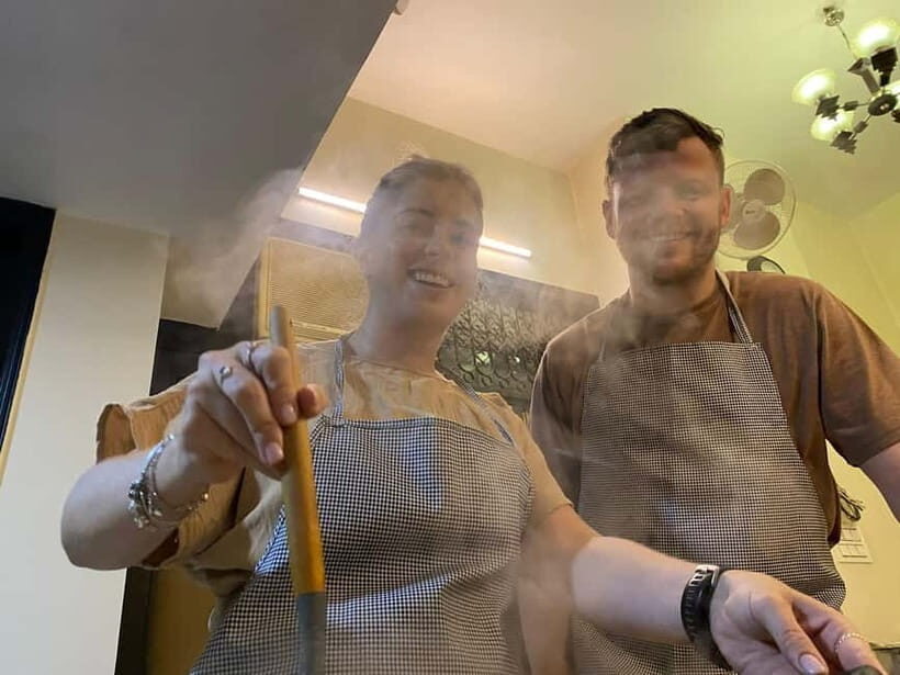 New Delhi: Indian Cooking Class in a Local Home - Spices: what changes flavor and when you add them