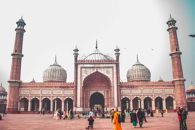 New Delhi: Mughal's architecture tour with transfers - Lunch Break Nearby: Street Food or Mughlai Classics