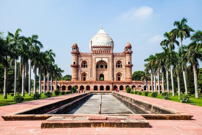 New Delhi: Mughal's architecture tour with transfers - Jama Masjid First: Scale, Craft, and Morning Calm