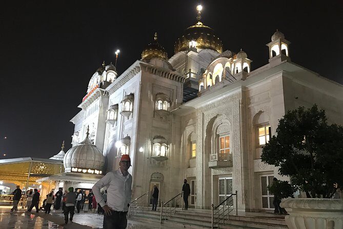 New Delhi Night Tour group tour - Connaught Place at night: city life in miniature