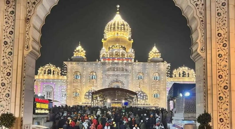 New Delhi : Night View of Delhi Tour - 4 Hrs - Rashtrapati Bhavan and Parliament: seeing the power spots without stopping
