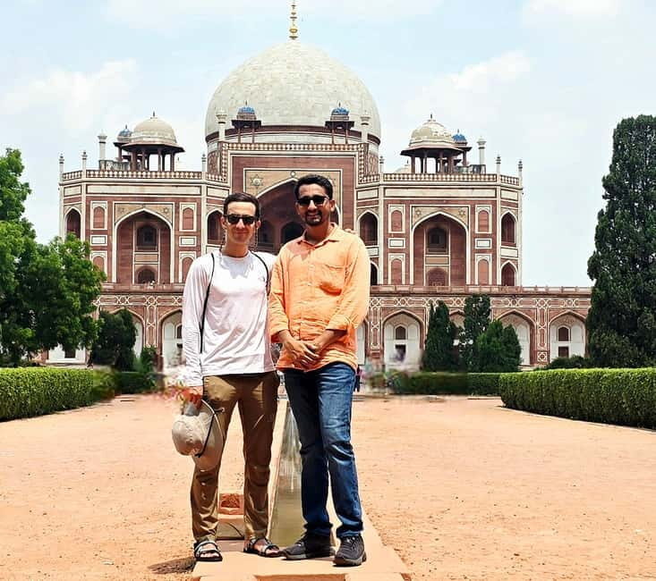 New Delhi & Old Delhi Private Guided Tour For 4-8 Hours - Qutub Minar: the 12th-century start that sets the tone