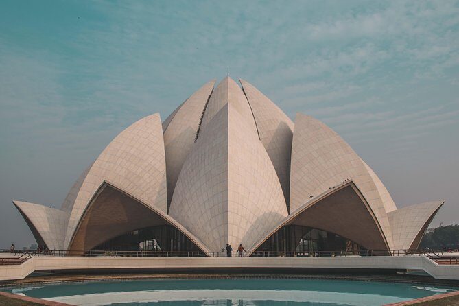 New Delhi Private City Day Tour with Guide Including Pick & Drop - The comfort factor: pick-up, drop-off, and water bottles