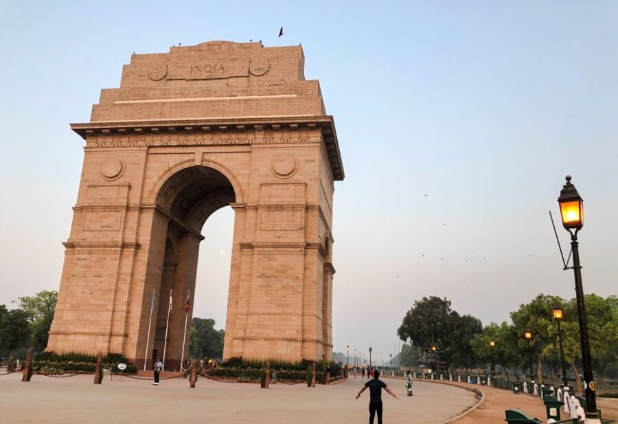 New Delhi: Walking Tour by Night - Night Walk Setup at Connaught Place