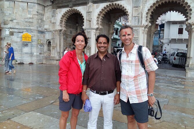 Night Heritage walk " Travel with Chinmay " - with Refreshments. - Heritage havelis: how architecture tells time
