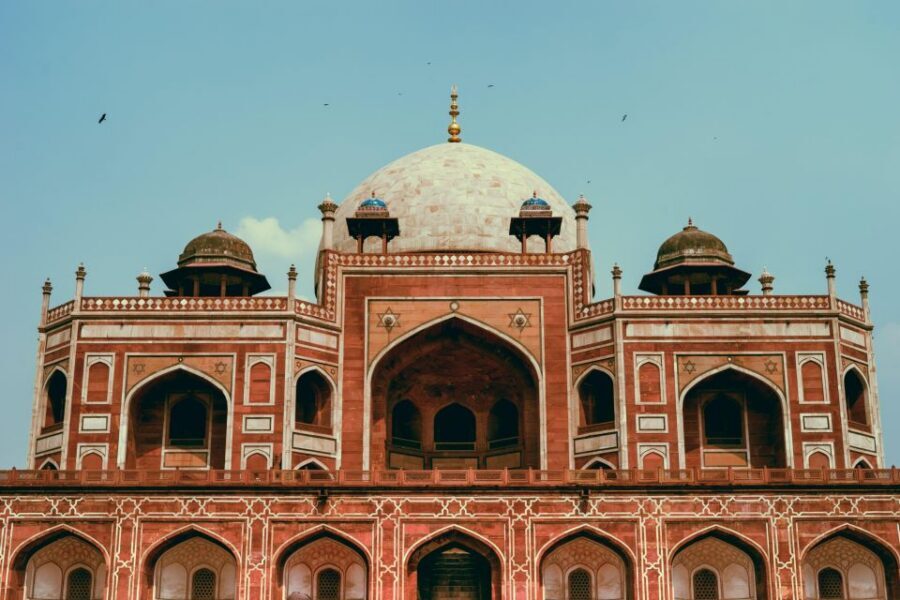 Old and New Delhi: 8-Hour Private City Tour - New Delhi Icons: Qutub Minar and Humayun’s Tomb on One Route