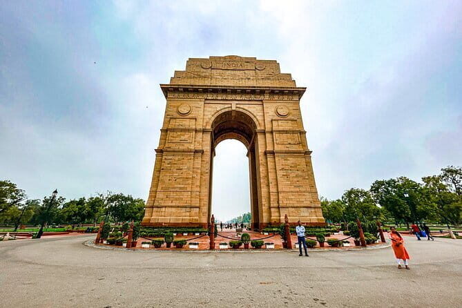 Old and New Delhi Delights Food, Culture and Heritage Tour - How the 8 Hours Really Feels on the Ground