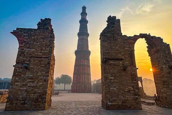 Old and New Delhi Delights Food, Culture and Heritage Tour - Jama Masjid: Mughal-Scale Awe, Then Move On