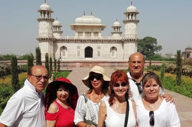 Old and New Delhi Delights Food, Culture and Heritage Tour - Khari Baoli: Asia’s Spice Market in Real Life