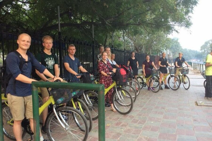 Old Delhi: 3.5-Hour Small-Group Bike Tour with Breakfast - A 3.5-Hour Bike Ride Into Early Old Delhi
