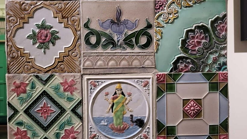 Old Delhi Haveli with live Classical dance, music & cuisine - The haveli staircases: a museum feeling without the fuss