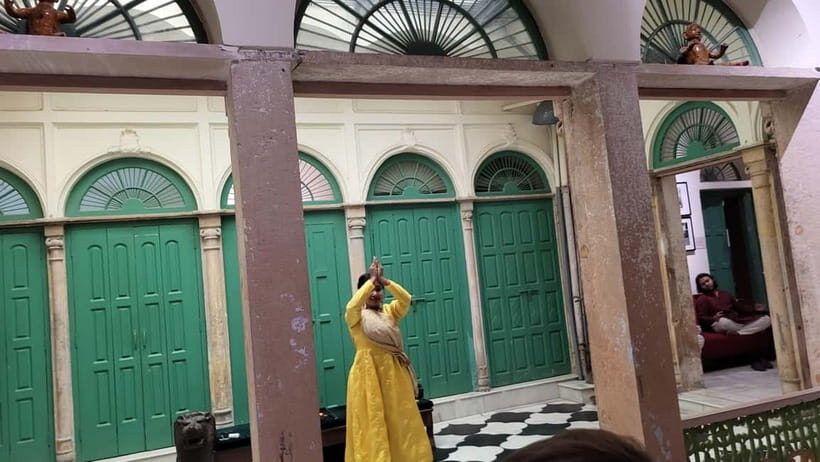 Old Delhi Haveli with live Classical dance, music & cuisine - Kathak dance performance: stories told with hands and feet