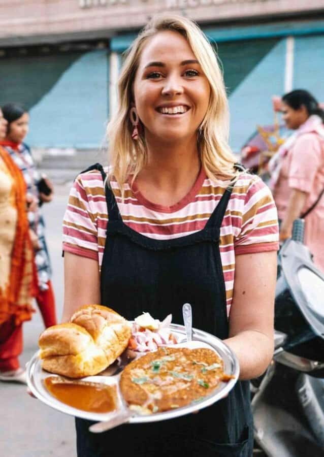 Old Delhi: Night Feast in Old Delhi Guided Food Tour - What you should bring (so the night stays comfortable)
