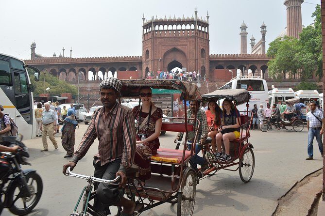 Old Delhi Photography & Food Tour with Rickshaw Ride to Masterji Kee Haveli - Who should book this, and who might want a different style of tour