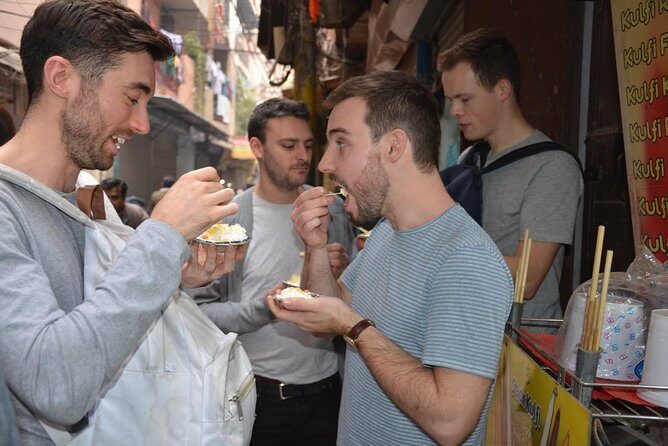 Old Delhi Photography & Food Tour with Rickshaw Ride to Masterji Kee Haveli - Pasar Chandni Chowk: food, heritage, and the rhythm of shopping streets