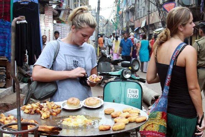 Old Delhi street Food Tour & spice market- For Indian food lover - Pickup in an AC vehicle: Convenience that matters here