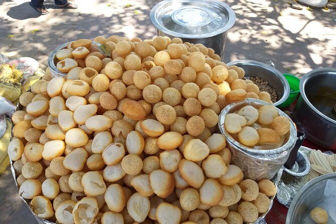 Old Delhi Street Food Tour With Spice Market On Tuk Tuk - Natraj Café’s dahi bhalla and aloo tikki combo: cool down the day