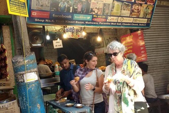 Old Delhi Street Food Tour With Spice Market On Tuk Tuk - Your Old Delhi street-food route: how the snack loop really works
