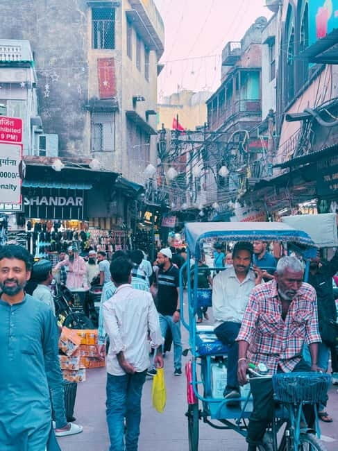 Old Delhi Temples and Spice Market Tour - From Rajiv Chowk to Old Delhi: getting into the right neighborhoods fast