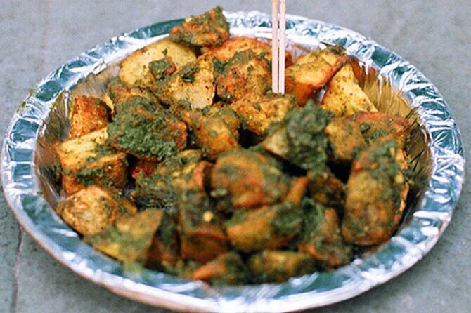 Old Delhi Temples, Cultural, Heritage Walking Street Food Tour - Chawri Bazar: First Snacks and a Quick Street-Game Plan