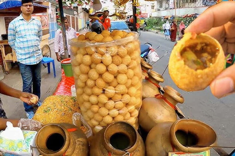 Old Delhi: Tour of Street Cuisine - Chandni Chowk on Foot and by Rickshaw