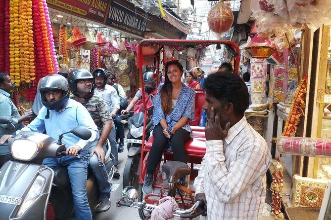 Old Delhi Tour with Tuk-Tuk/Rickshaw Ride - Old Delhi by tuk-tuk: a smart way to move through traffic