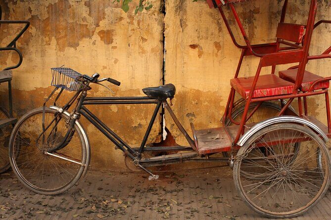 Old Delhi Tour with Tuk-Tuk/Rickshaw Ride - Khari Baoli spices: where the lane has a job