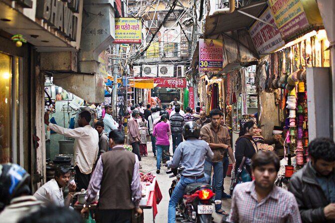 Old Delhi Tour with Tuk-Tuk/Rickshaw Ride - Chandni Chowk to Kinari Bazaar: markets for your eyes, not just your shopping bag