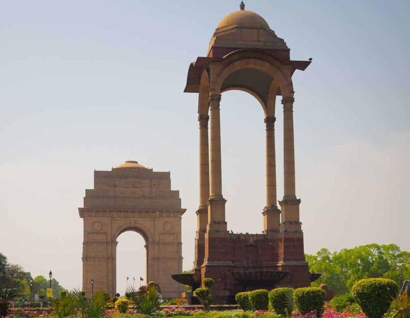 Old & New Delhi Culture & Architecture City Private Tour - Akshardham to Humayun’s Tomb: two very different kinds of grandeur