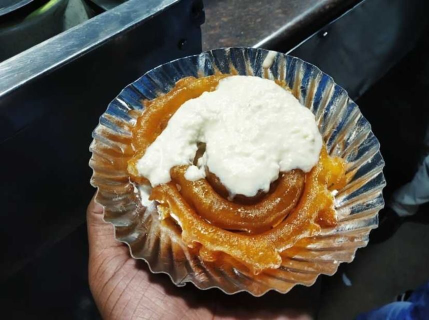 Old & New Delhi Full or Halfday Guided Tour with Street Food - Red Fort pass-by: still useful even without a long visit