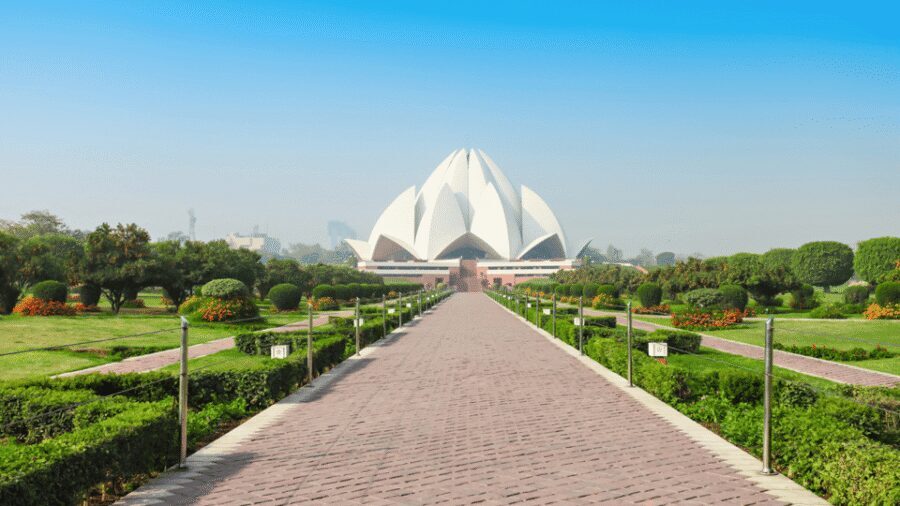 Old & New Delhi Guided City Tour: Half or Full Day Available - Lotus Temple (and the Monday Swap to Qutub Minar)