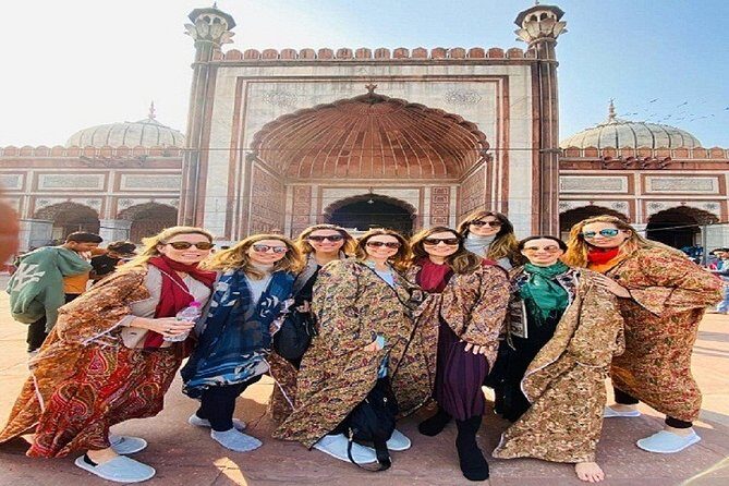 Old & New Delhi Private City Tour with transfers - Red Fort Views and the Monuments of Power: India Gate and Parliament