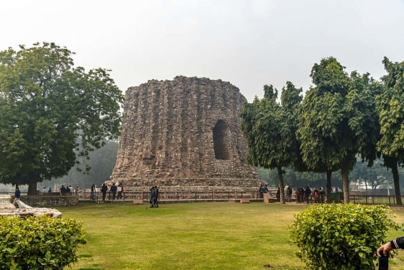 Old & New Delhi Private Tour with Slum Visit - What to bring (and what to avoid) for an easier day