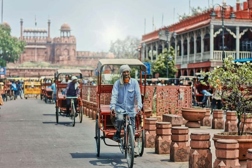 Old & New Delhi Private Tour with Slum Visit - The New Delhi landmark run: where the skyline tells a timeline