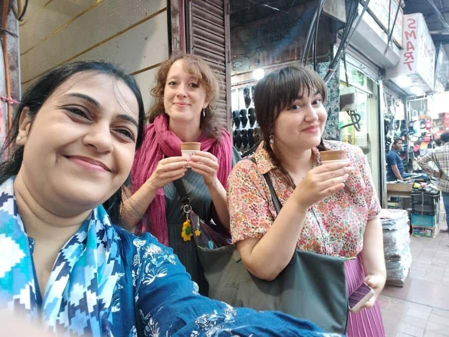 Old & New Delhi Shopping Tour with Female Consultant - Old Delhi First: Chandni Chowk, Dariba Kalan, and Kinari Bazaar