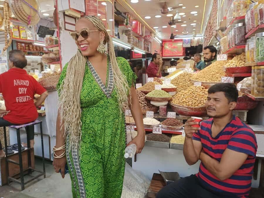 Old & New Delhi Shopping Tour with Female Consultant - New Delhi’s Shopping Layer: Janpath, Connaught Place, and Dilli Haat