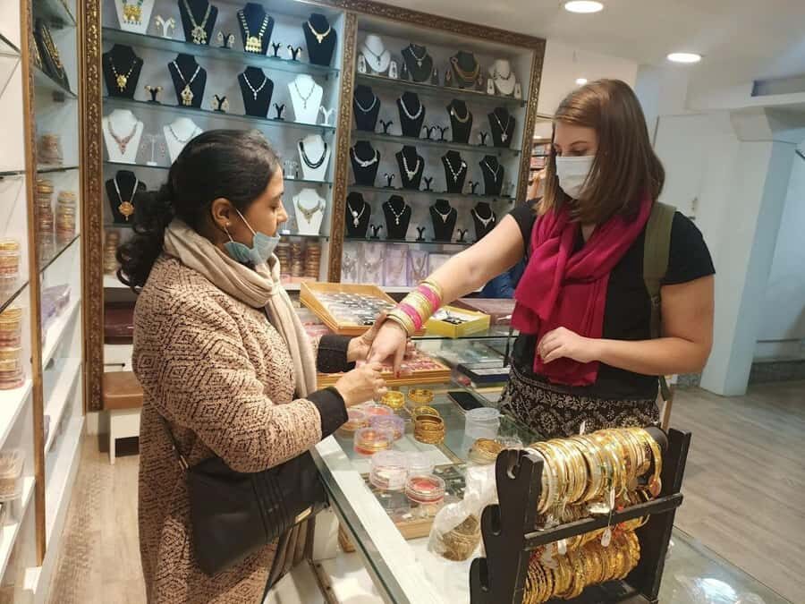 Old & New Delhi Shopping Tour with Female Consultant - Price and Value: Why $53 Can Make Sense