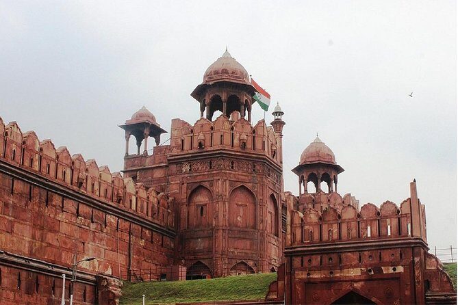Old Town Delhi Walking Tour (2 Hours Guided Tour with Local) - Ending at Jama Masjid on its small hill: the classic Old Delhi finish