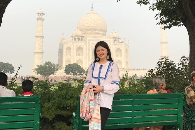 One-Day Private Taj Mahal Tour From Mumbai - Skip-the-line Taj Mahal: what three hours lets you do