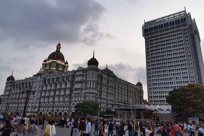 One-Day Private Taj Mahal Tour From Mumbai - Price and logistics: what $160 per person really buys you