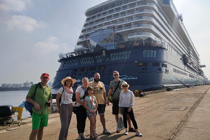 One hour Backwater Tour and tuk tuk tour in kochi with pickup - Fort Kochi by tuk-tuk: Chinese nets, Francis Church, and Santa Cruz