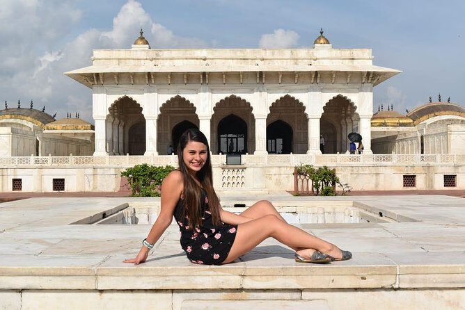 Overnight Agra/Taj Mahal Tour & Fatehpur Sikri Tour - Courtyard by Marriott Agra buffet lunch: convenient, option-based, and actually timed