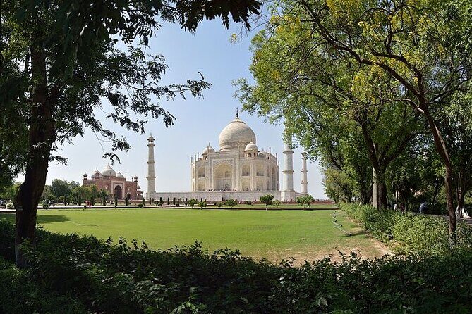 Overnight Agra Visit - Price and value: what $200 per group usually covers