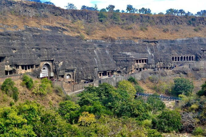 Overnight Ajanta Ellora From Aurangabad Tour - Daulatabad Fort: the history break with real physical payoff