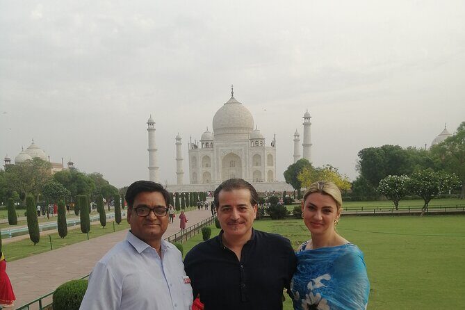 "Overnight Taj Mahal Tour from Delhi by Private AC Car" - Agra Fort: Akbar’s stronghold, Shah Jahan’s expansion, and big views
